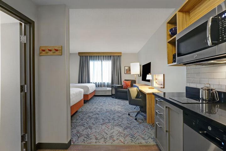 Room 11 of 32