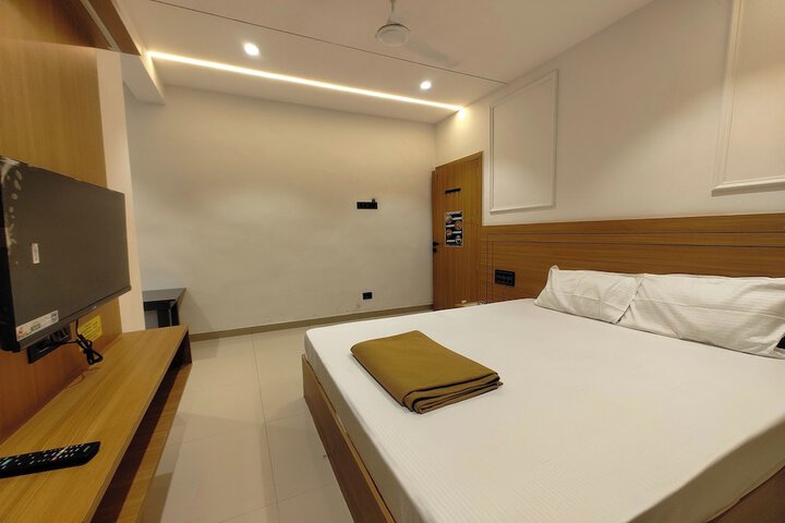 Room 5 of 24