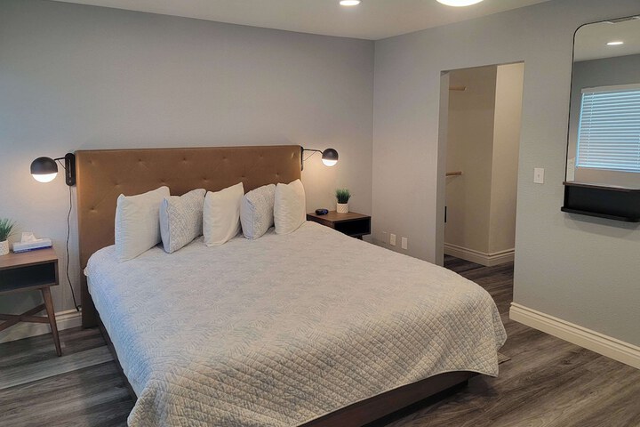Room 15 of 44