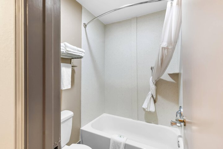 Room 40 of 62