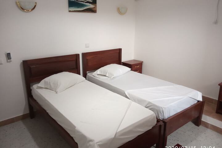 Room 4 of 7