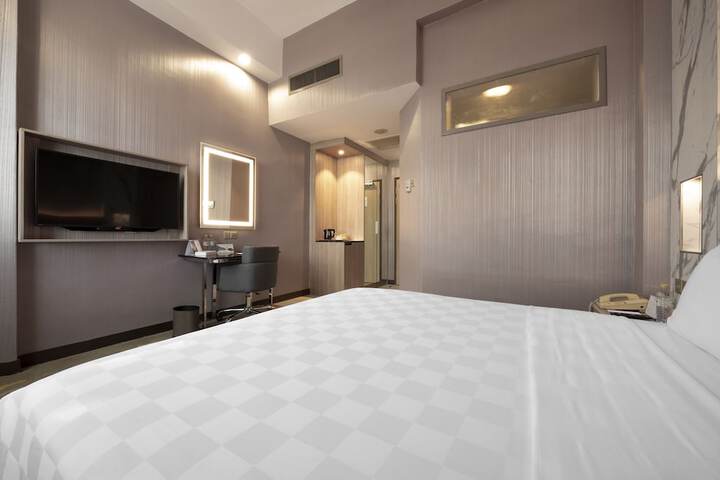 Room 12 of 41