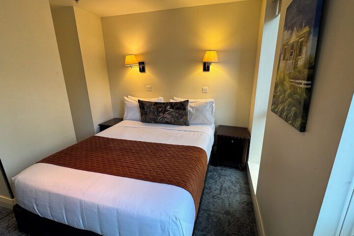 Room 55 of 116