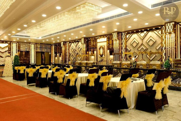 Ballroom/Hall 34 of 43