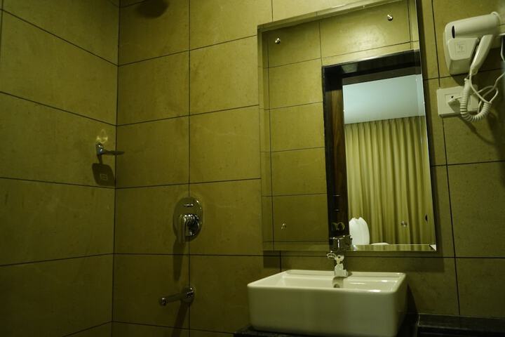 Room 29 of 42