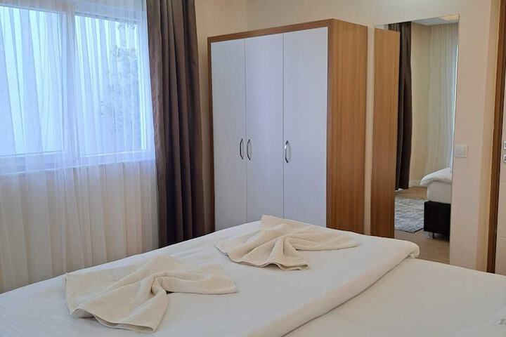 Room 13 of 151