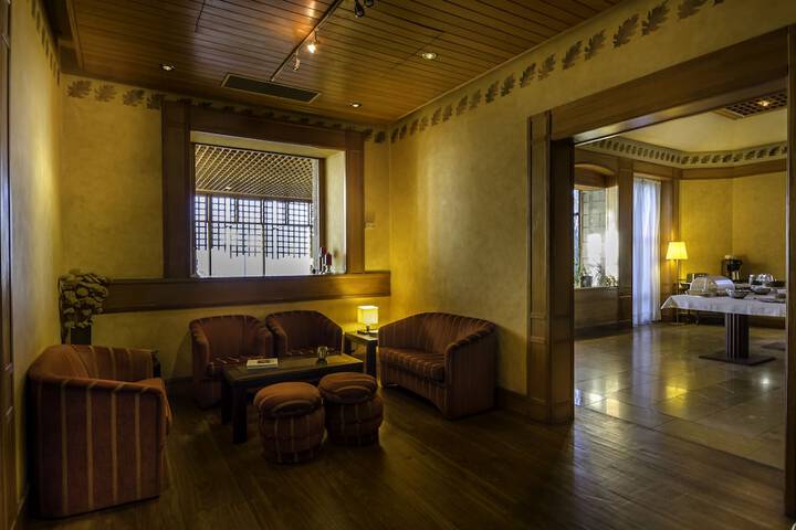 Hotel Lobby