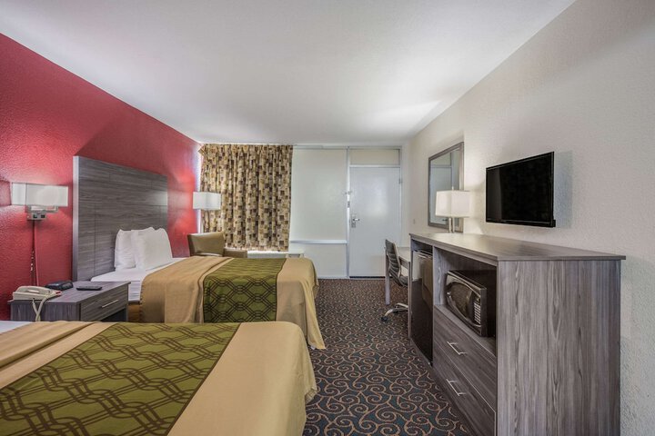 2 Double Beds (15 of 16)
