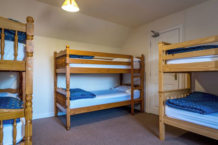 Room 6 of 32