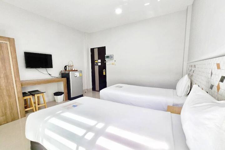 Room 7 of 19
