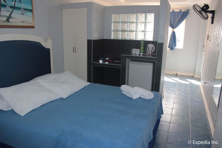 Room 14 of 83