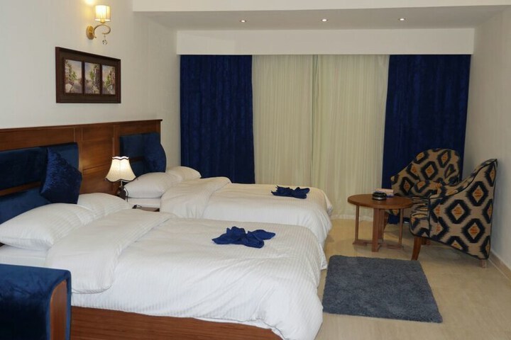 Room 14 of 36