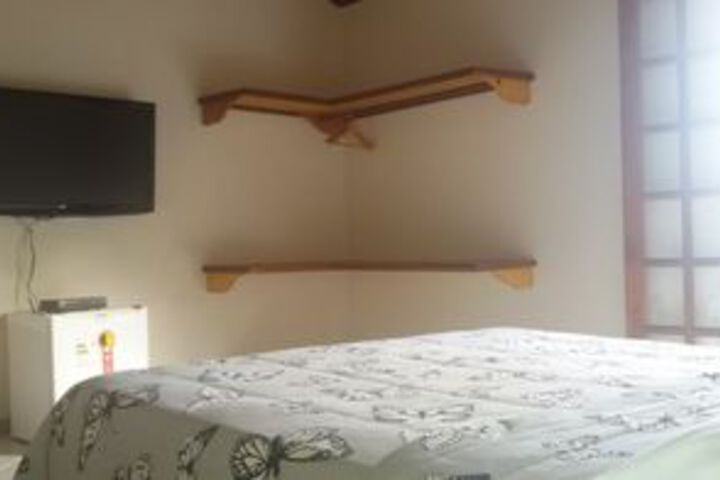 Room 27 of 47