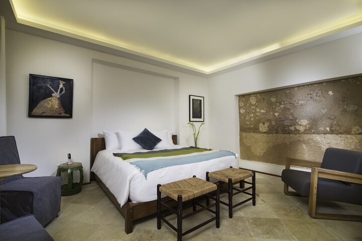 Room 10 of 68