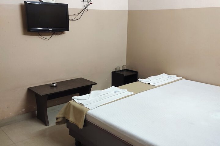 Room 5 of 36