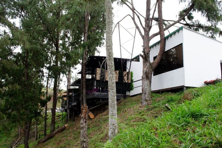 Hotel Exterior 20 of 20