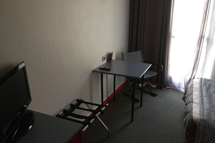 Room 3 of 55