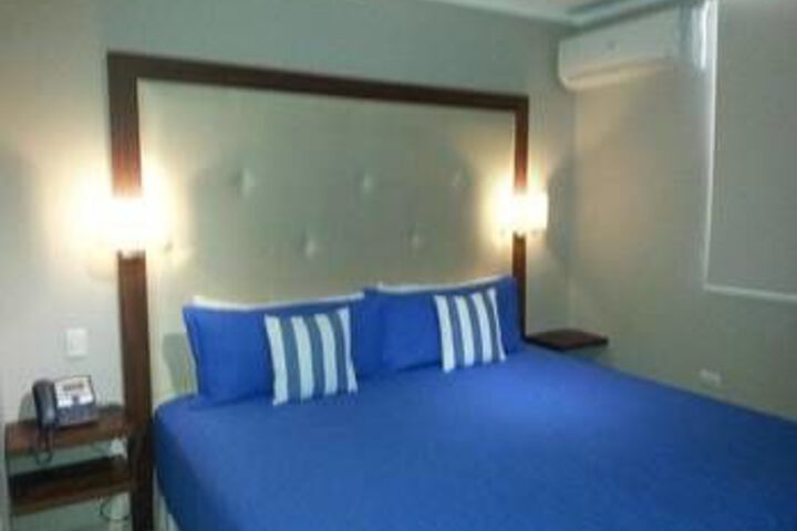 Room 12 of 32