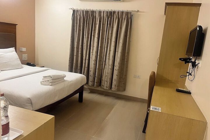 Room 27 of 64