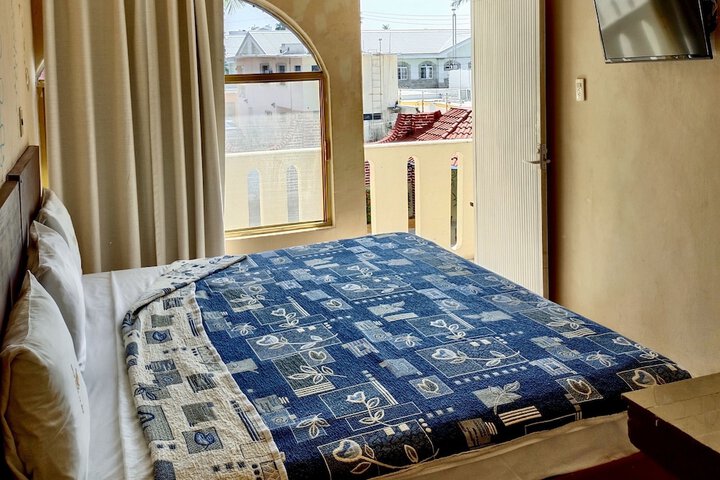 Room 13 of 64