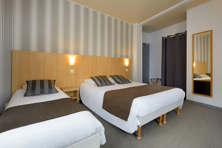 Room 15 of 31