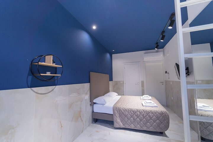 Room 43 of 309
