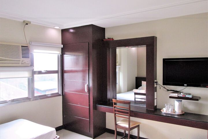 Room 12 of 23