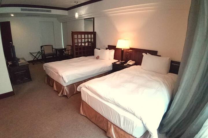 Room 28 of 51