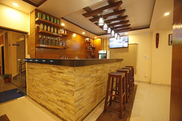 Lounge 21 of 25