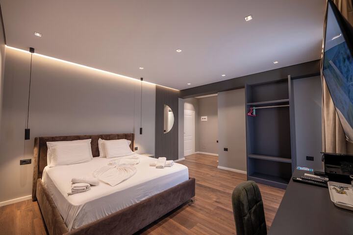 Room 21 of 76