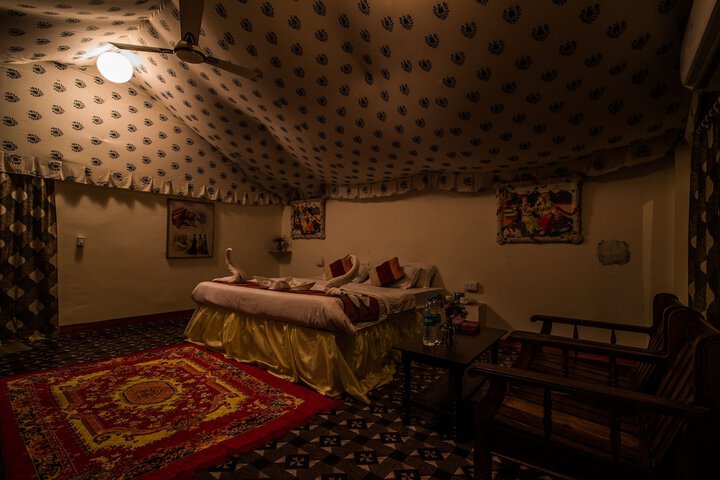 Room 5 of 50