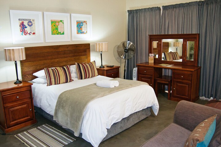 Room 8 of 37