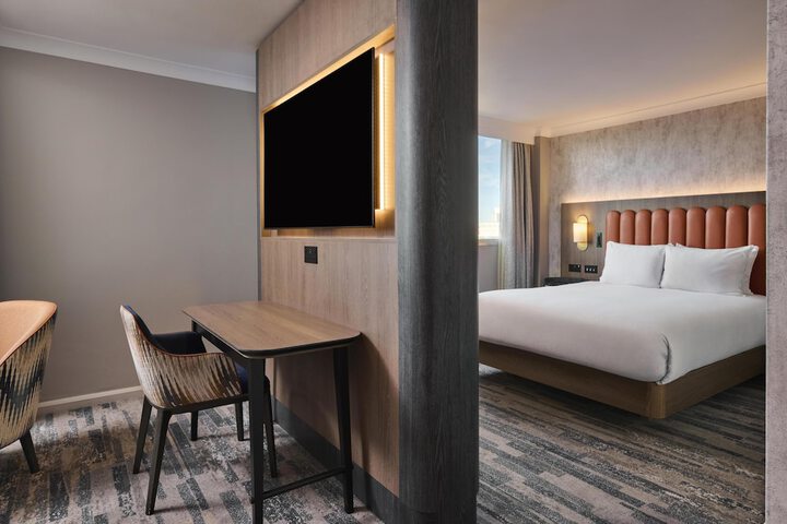 Room 9 of 105