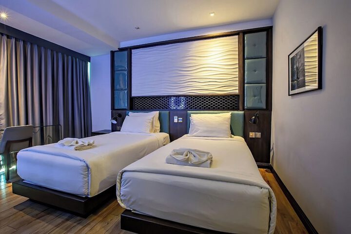 Room 11 of 31