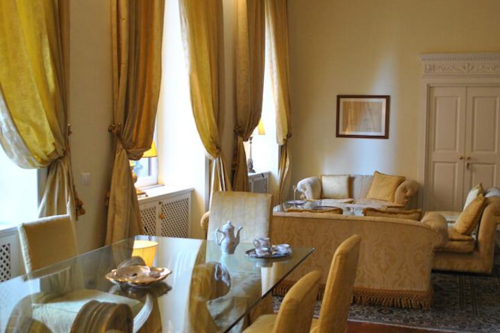 Room 15 of 38