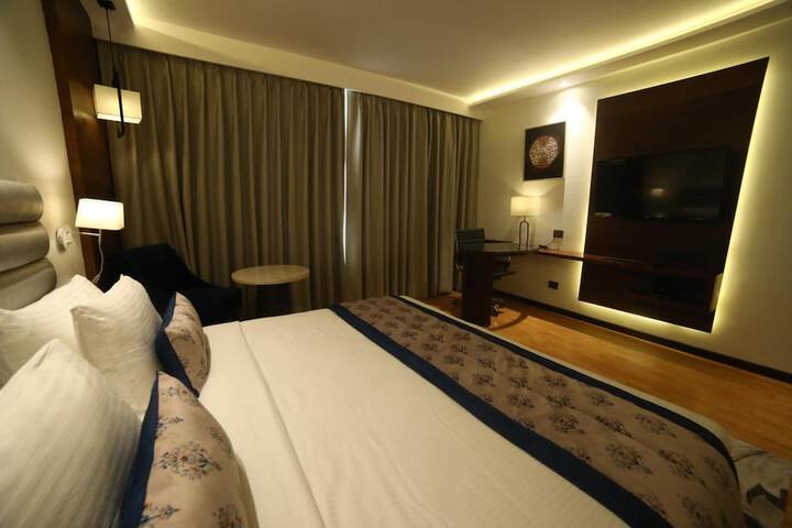 Room 9 of 54