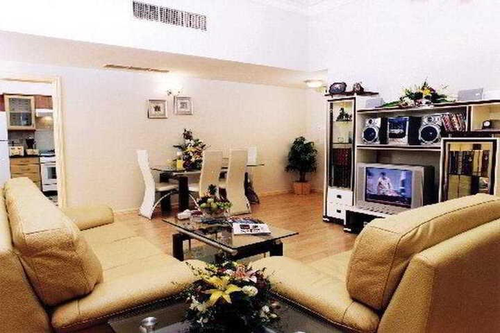 Room 7 of 8