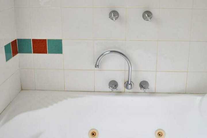 Jetted tub