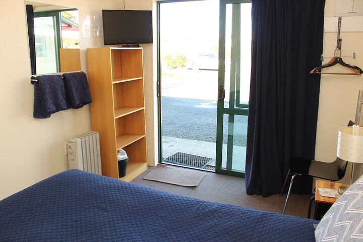 Room 13 of 89