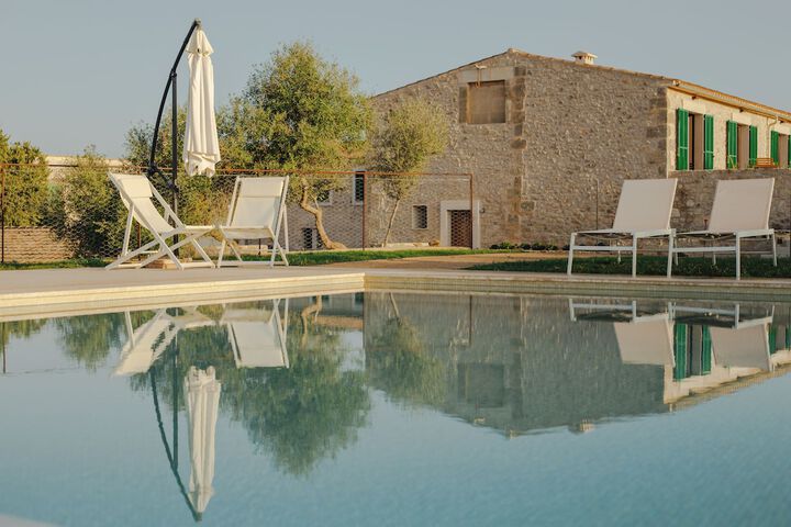 Pool 22 of 26