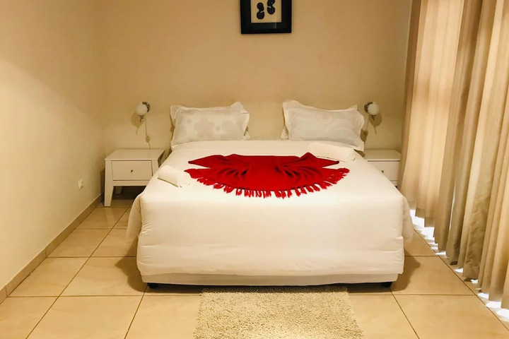 Room 6 of 7
