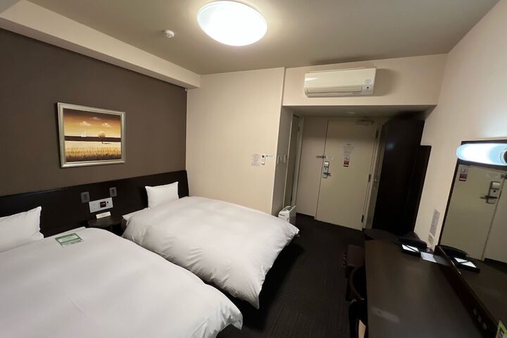 Room 5 of 35