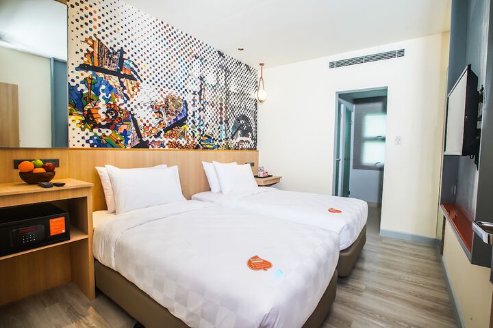 Room 10 of 15