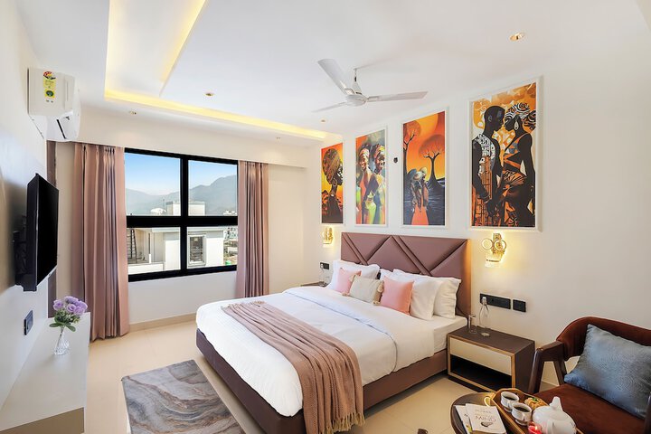 Room 33 of 71