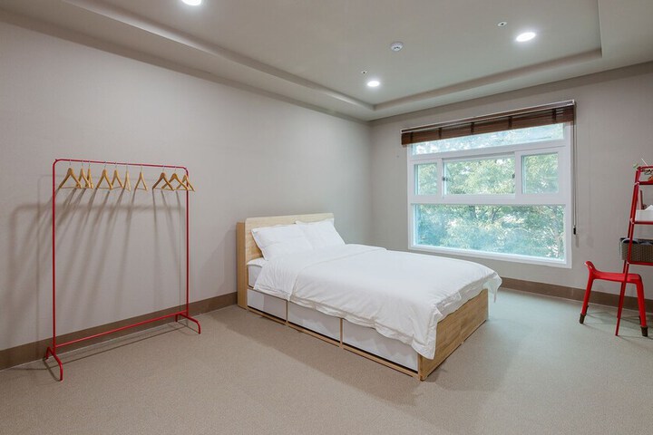 Room 13 of 125
