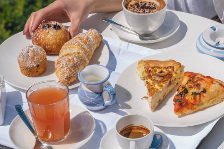Breakfast/Coffee Service 169 of 228