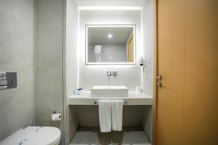 Room 82 of 185