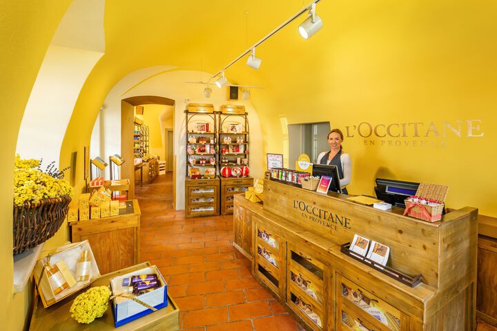 Gift Shop 13 of 48