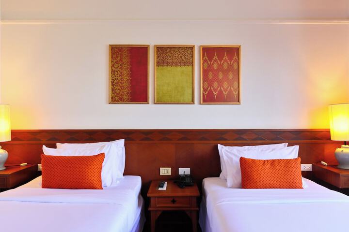 Room 9 of 47