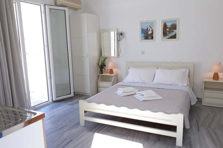 Room 43 of 68